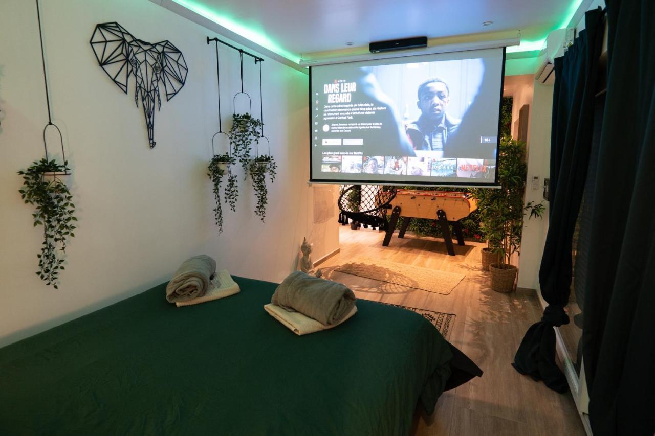 Capsule Thailande I Sauna I Balnéo I Console I jeux en bois I Cinéma I cour intérieure Trith-Saint-Leger Esterno foto