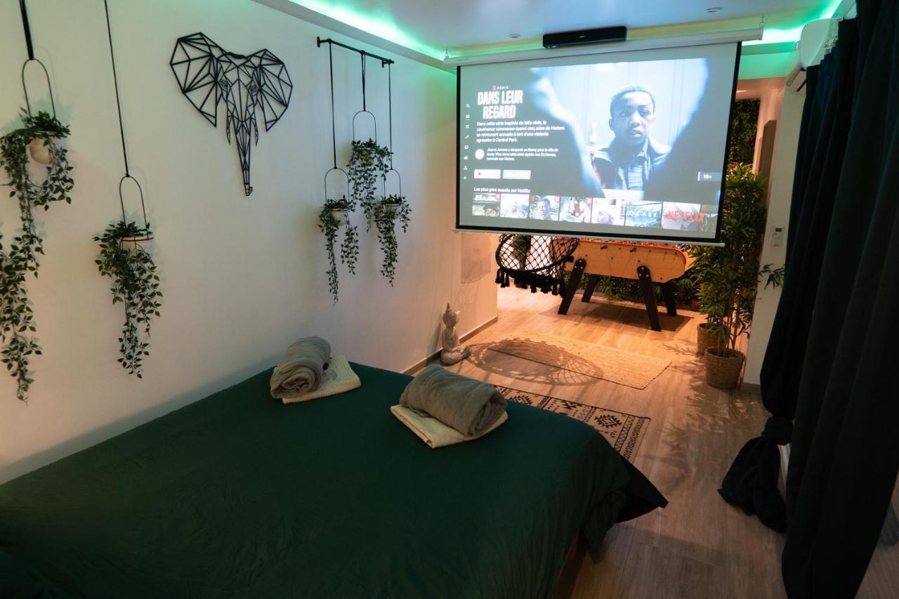 Capsule Thailande I Sauna I Balnéo I Console I jeux en bois I Cinéma I cour intérieure Trith-Saint-Leger Esterno foto