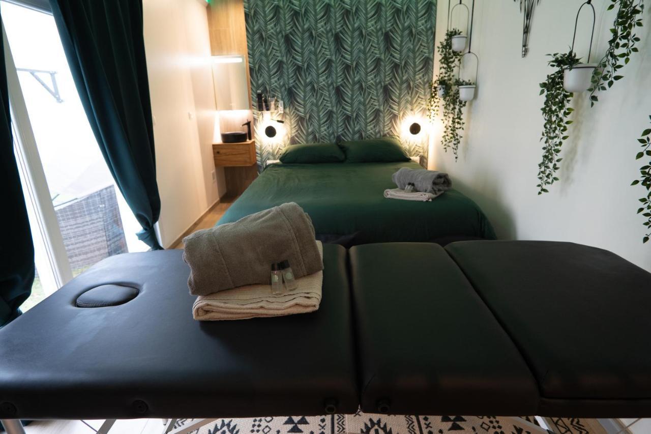 Capsule Thailande I Sauna I Balnéo I Console I jeux en bois I Cinéma I cour intérieure Trith-Saint-Leger Esterno foto
