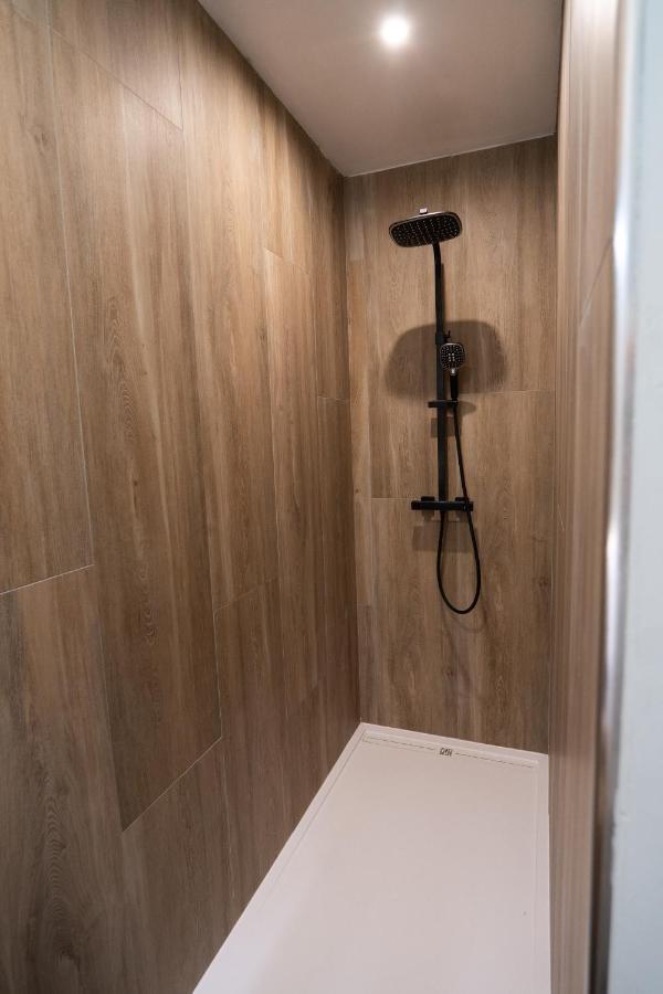 Capsule Thailande I Sauna I Balnéo I Console I jeux en bois I Cinéma I cour intérieure Trith-Saint-Leger Esterno foto