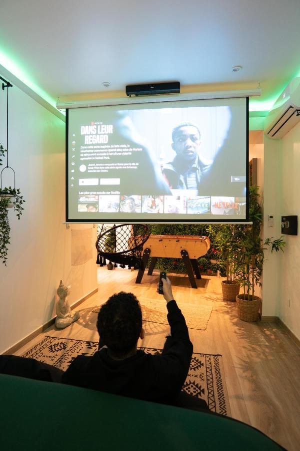 Capsule Thailande I Sauna I Balnéo I Console I jeux en bois I Cinéma I cour intérieure Trith-Saint-Leger Esterno foto