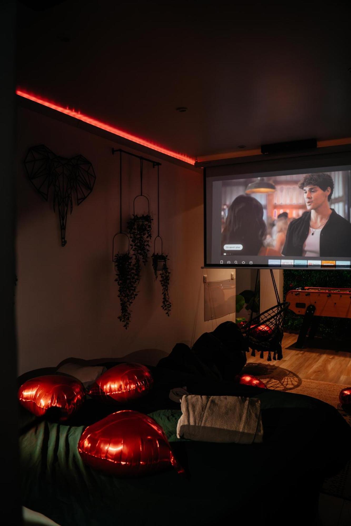 Capsule Thailande I Sauna I Balnéo I Console I jeux en bois I Cinéma I cour intérieure Trith-Saint-Leger Esterno foto